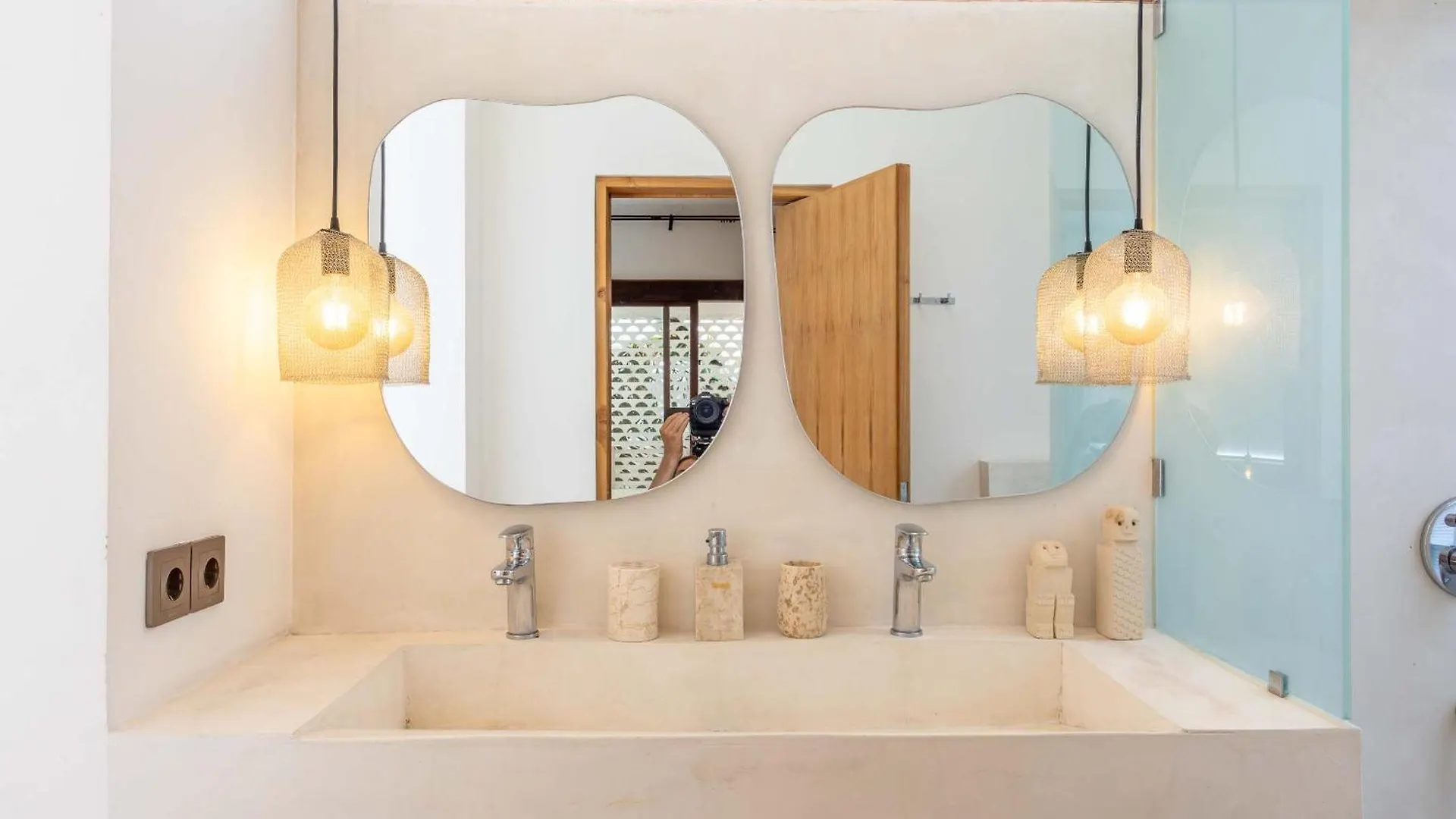 Turan Casa Tamira Seminyak Villa