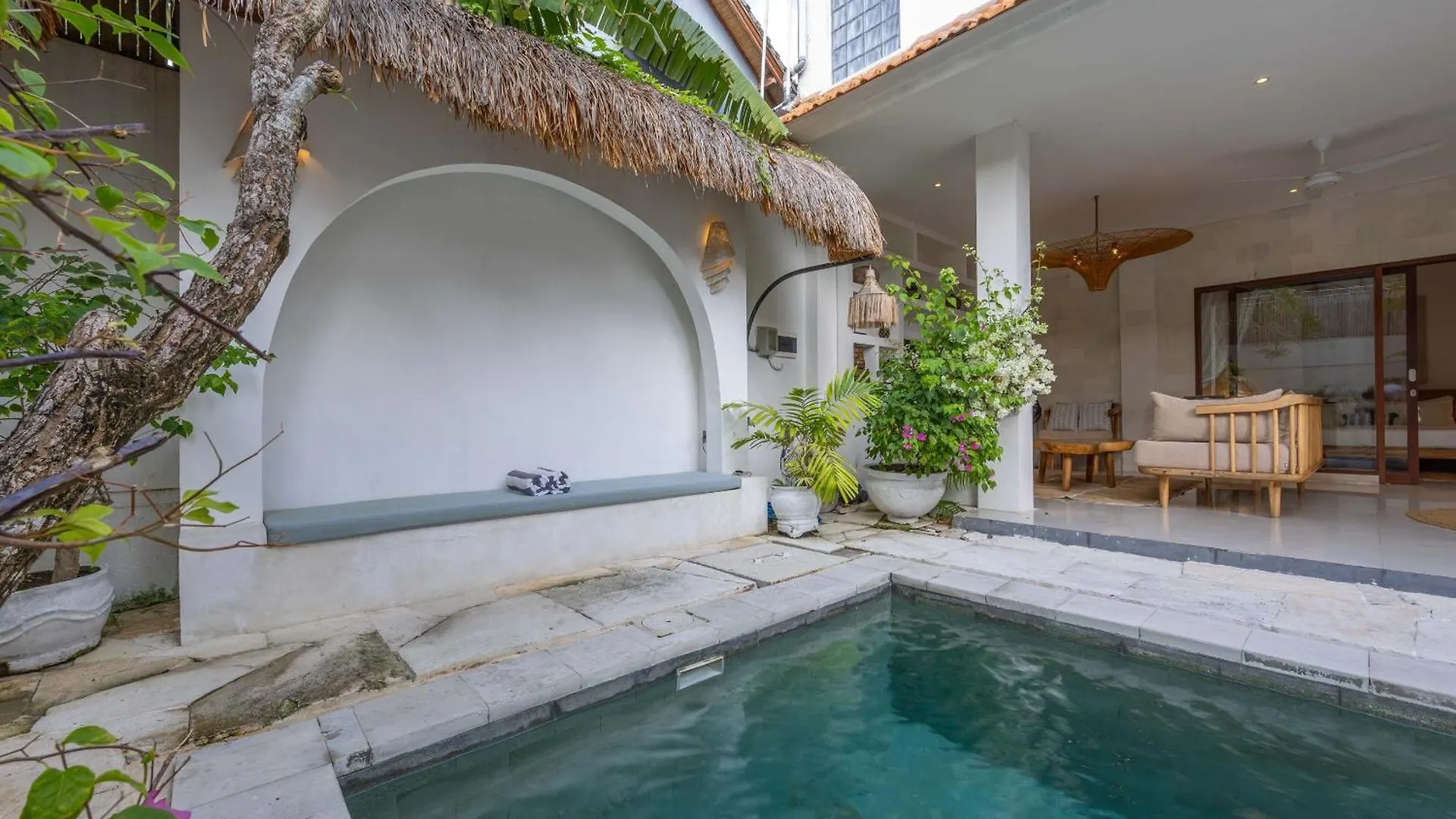 Turan Casa Tamira Seminyak Villa Indonesien