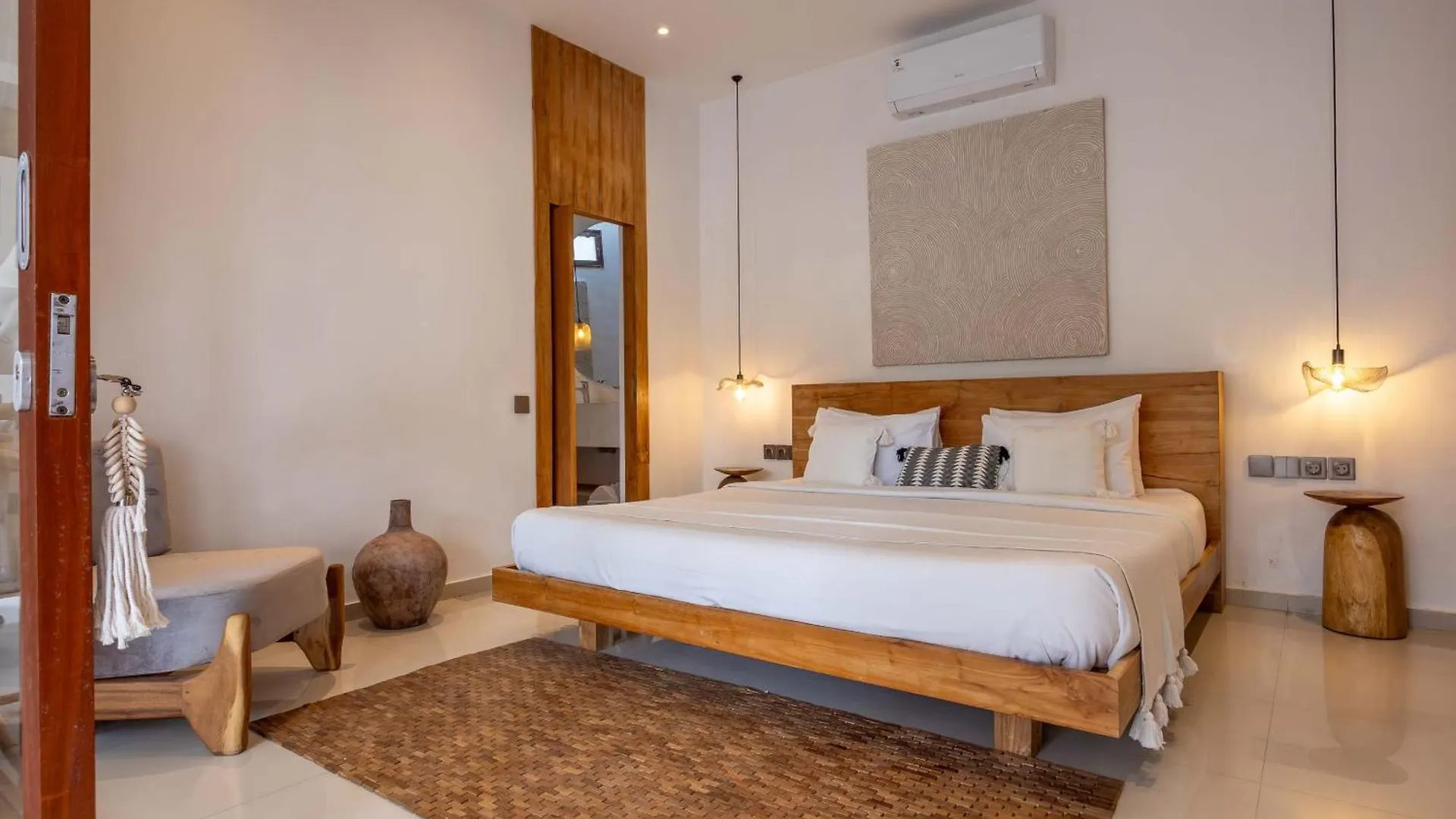 Turan Casa Tamira Seminyak Villa