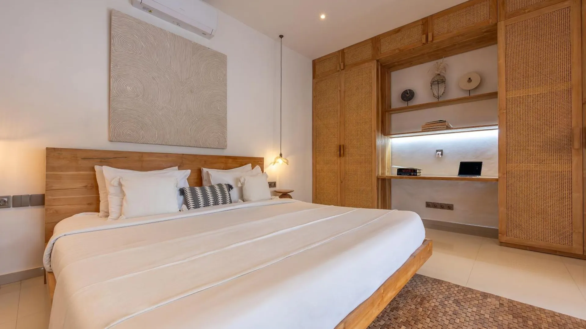 Turan Casa Tamira Seminyak Villa