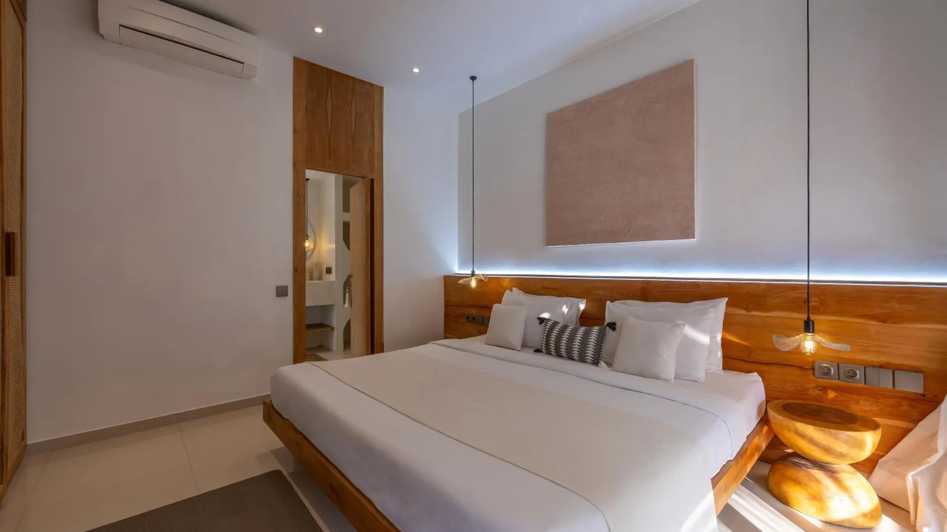 Turan Casa Tamira Seminyak Villa