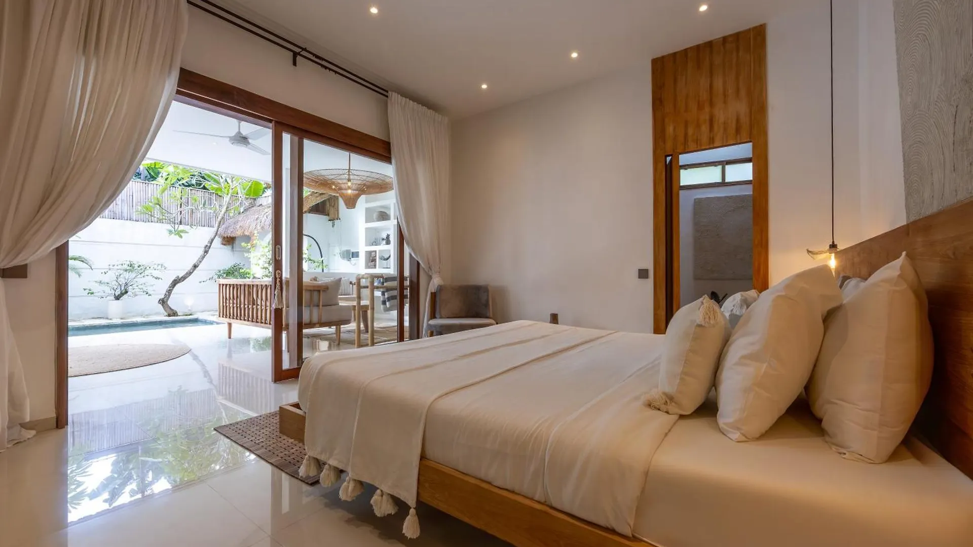Turan Casa Tamira Seminyak Villa Indonesien