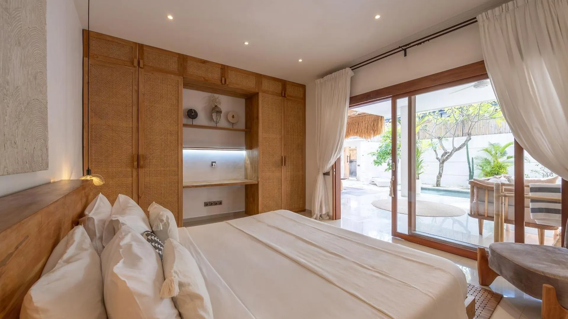 Turan Casa Tamira Seminyak Villa Indonesien